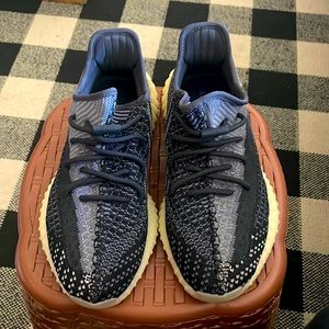 Yeezy boost 350 V2 carbon
